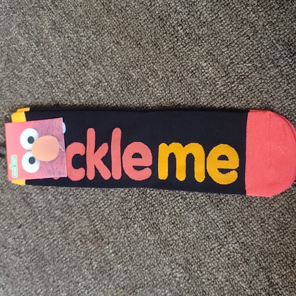 SESAME STREET ELMO TICKLE ME CREW SOCKS: BLACK: NWT
